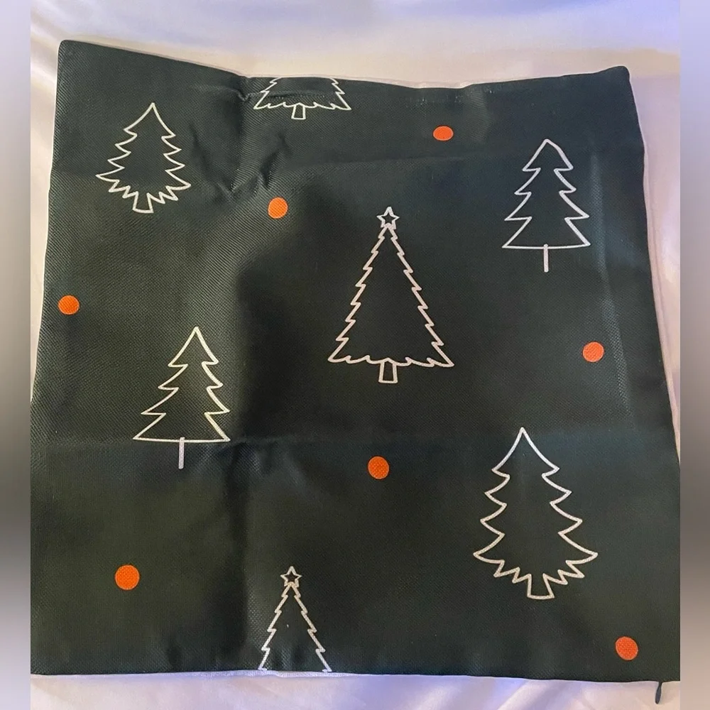New Christmas Holiday Pillow Cover Set of 4 Different Christmas Patterns 18x18